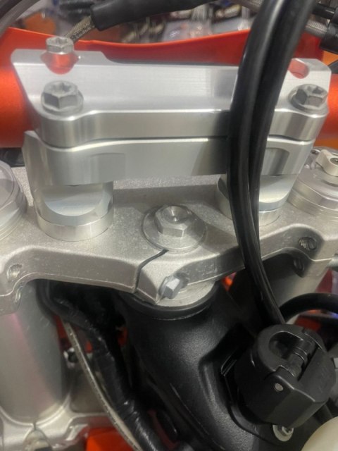 FM-PARTS PODWYŻSZENIE KIEROWNICY 10MM KTM; HUSQVARNA, GAS GAS '24-'25 FM-PARTS PODWYŻSZENIE KIEROWNICY 10MM KTM; HUSQVARNA, GAS GAS '24-'25