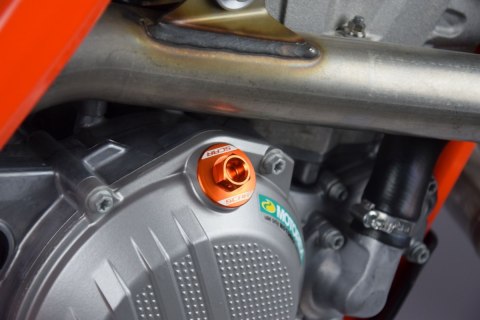 SCAR RACING KOREK WLEWU OLEJU KTM 50-450 SX / SXF '06-'25, 125-500 EXC / EXCF / TPI '06-'25 KOLOR POMARAŃCZOWY SCAR RACING KOREK WLEWU OLEJU KTM 50-450 SX / SXF '06-'25, 125-500 EXC / EXCF / TPI '06-'25 KOLOR POMARAŃCZOWY