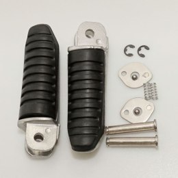 BIKETEC ZESTAW PODNÓŻKÓW PODNÓŻKI PASAŻERA KPL Z MOCOWANIAMI SUZUKI GSF/G