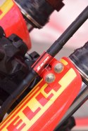 SCAR RACING UCHWYT MOCOWANIE PRZEWODU HAMULCOWEGO PRZÓD HONDA FANTIC RED