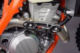 SCAR RACING UNIWERSALNA CARBONOWA OSŁONA KOLANKA WYDECHOWEGO 4T