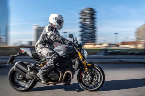 PIRELLI OPONA 150/70ZR17 ANGEL GT II (69W) TL M/C TYŁ DOT 11/2023 PIRELLI OPONA 150/70ZR17 ANGEL GT II (69W) TL M/C TYŁ DOT 11/2023